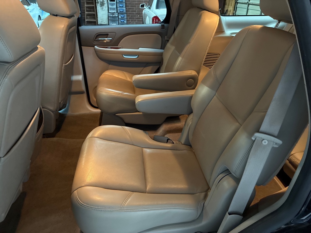 Photo 17 of this CHEVROLET TAHOE