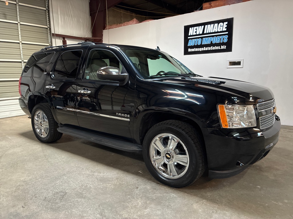 Photo 4 of this CHEVROLET TAHOE