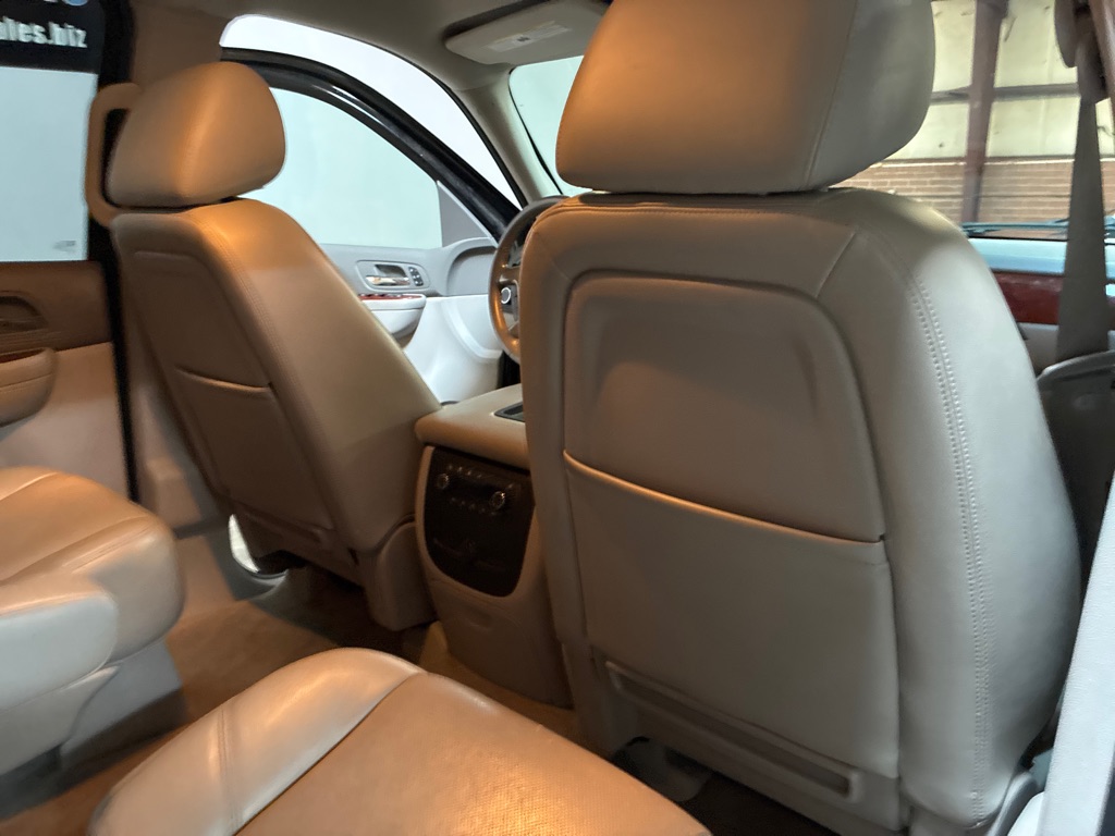 Photo 28 of this CHEVROLET TAHOE