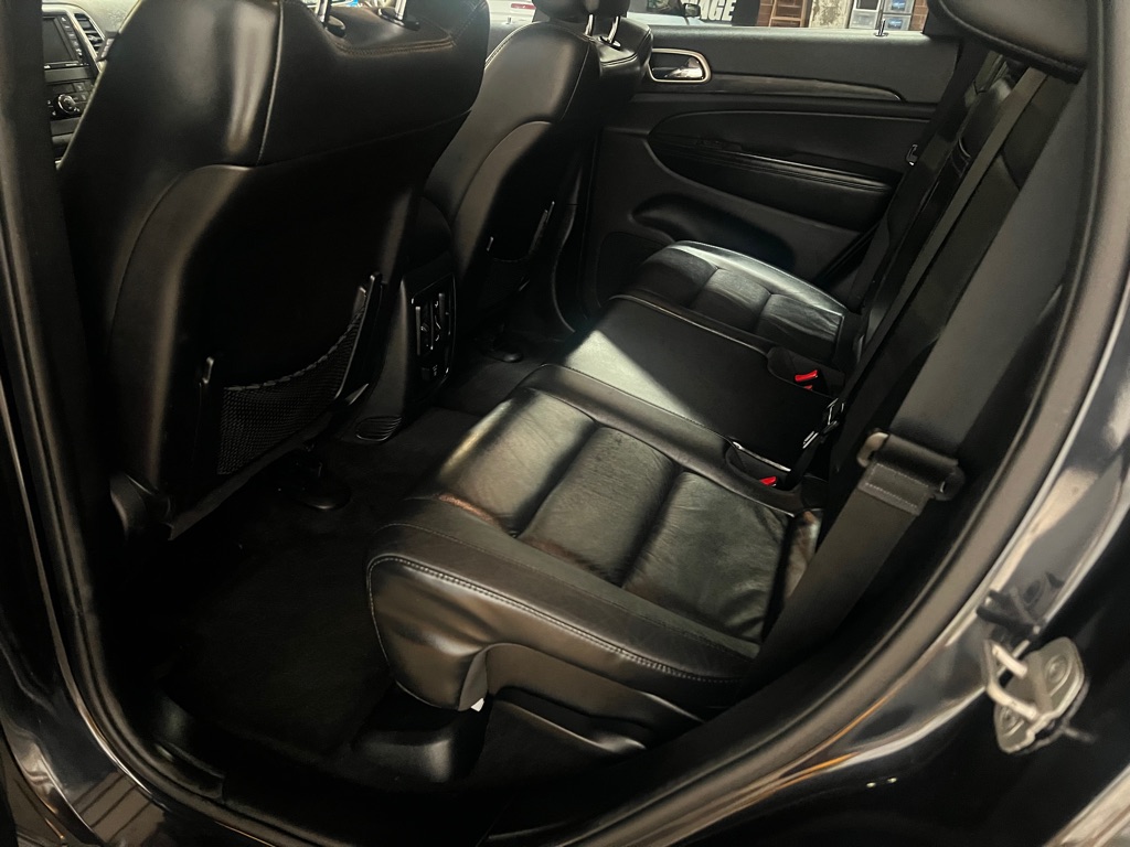 Photo 21 of this JEEP GRAND CHEROKEE
