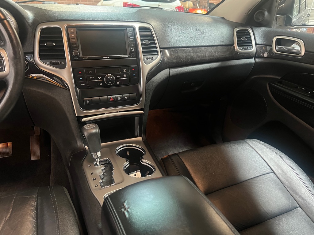 Photo 25 of this JEEP GRAND CHEROKEE