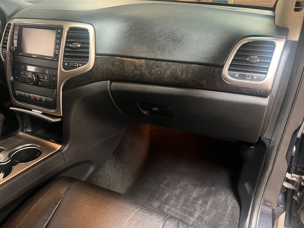 Photo 26 of this JEEP GRAND CHEROKEE