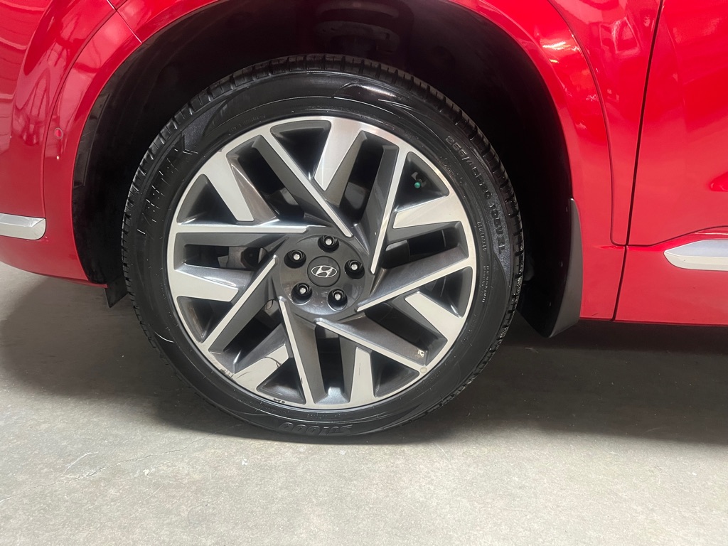 Photo 20 of this HYUNDAI SANTA FE