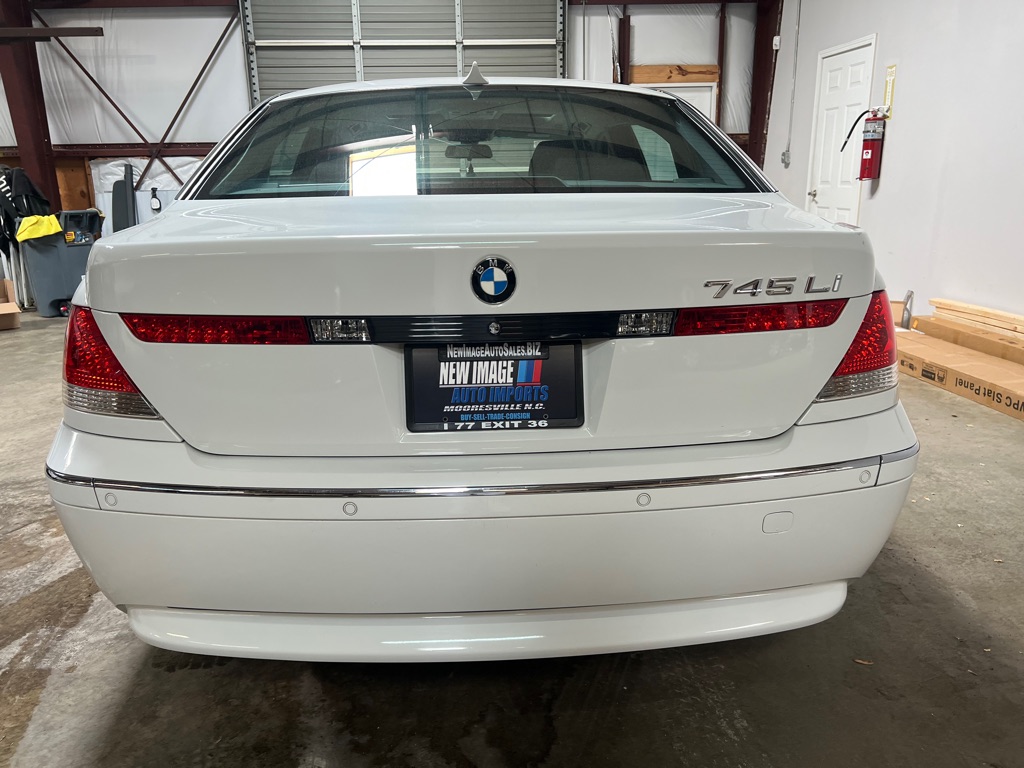 Photo 11 of this BMW 7 SERIES