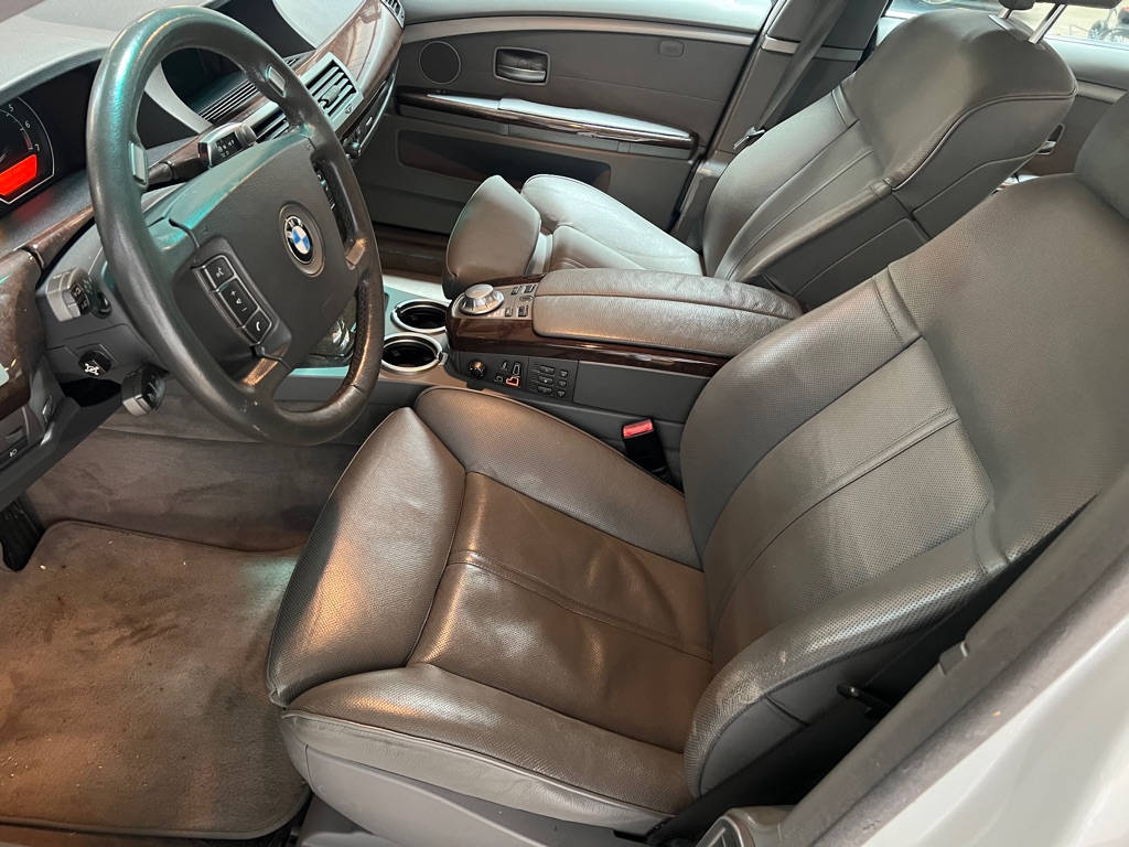 Photo 20 of this BMW 7 SERIES