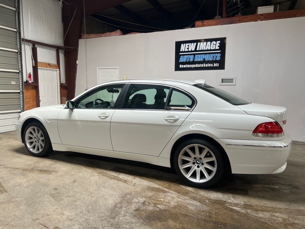 Photo 10 of this BMW 7 SERIES