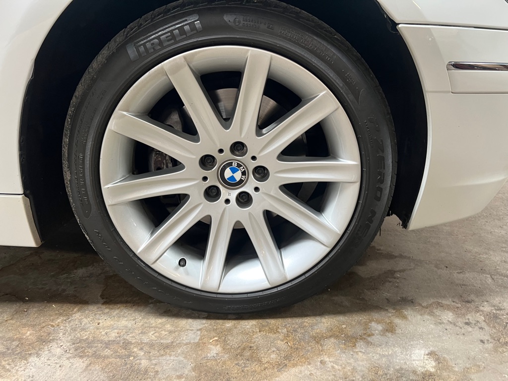 Photo 16 of this BMW 7 SERIES