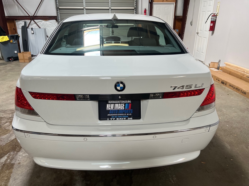 Photo 12 of this BMW 7 SERIES