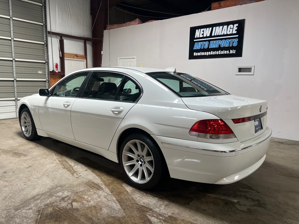 Photo 9 of this BMW 7 SERIES