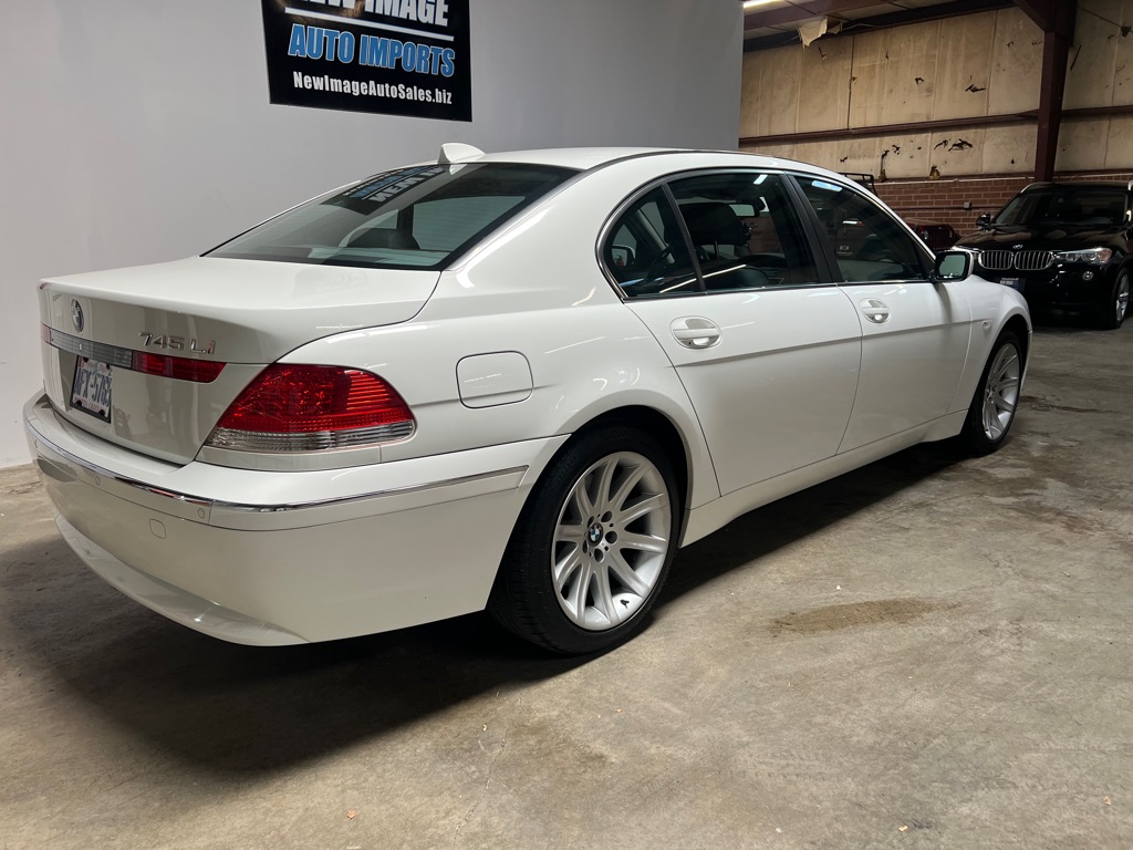 Photo 3 of this BMW 7 SERIES