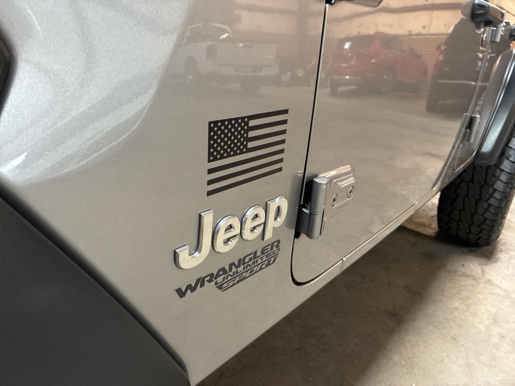 Photo 31 of this JEEP WRANGLER UNLIMI