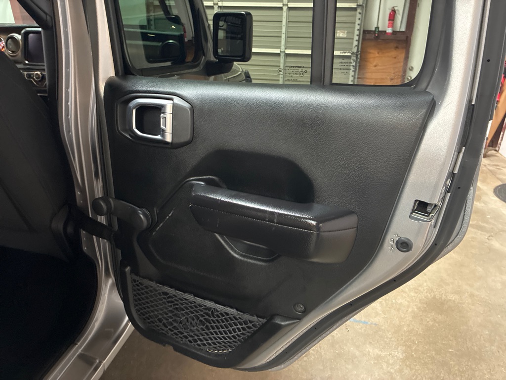 Photo 29 of this JEEP WRANGLER UNLIMI
