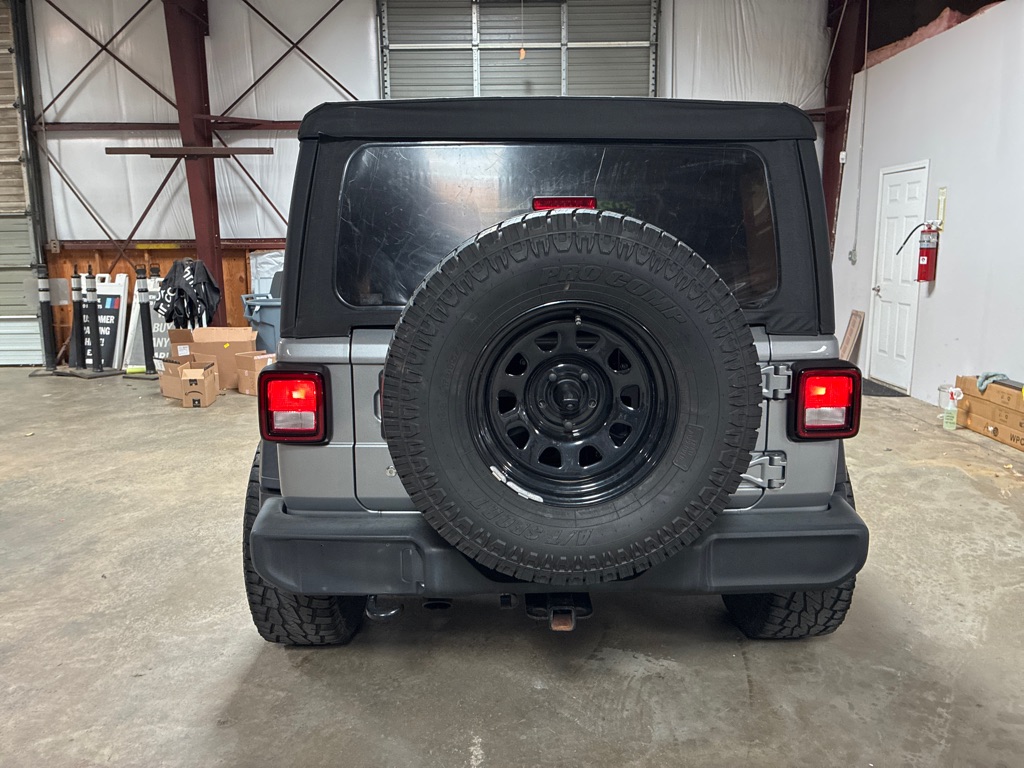 Photo 9 of this JEEP WRANGLER UNLIMI