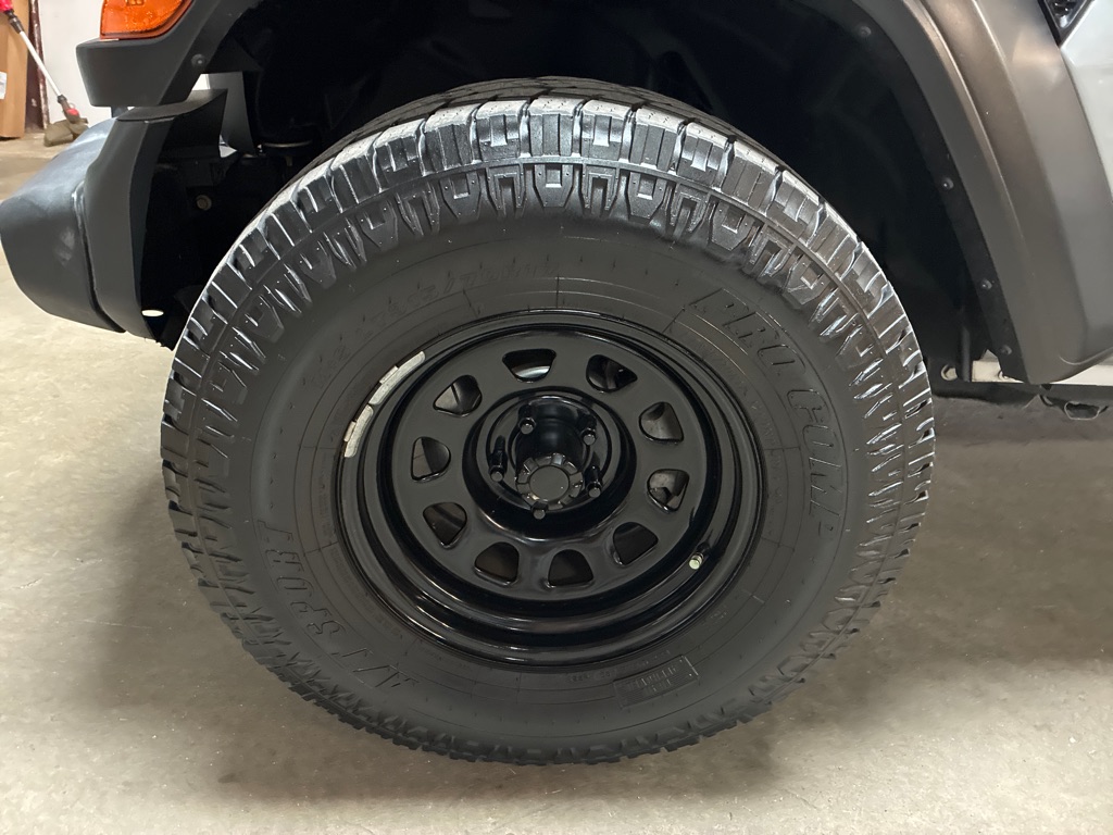 Photo 15 of this JEEP WRANGLER UNLIMI
