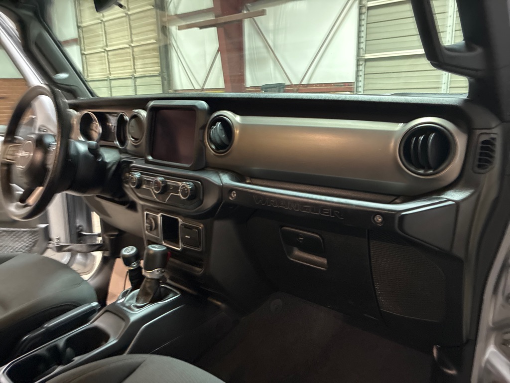 Photo 24 of this JEEP WRANGLER UNLIMI