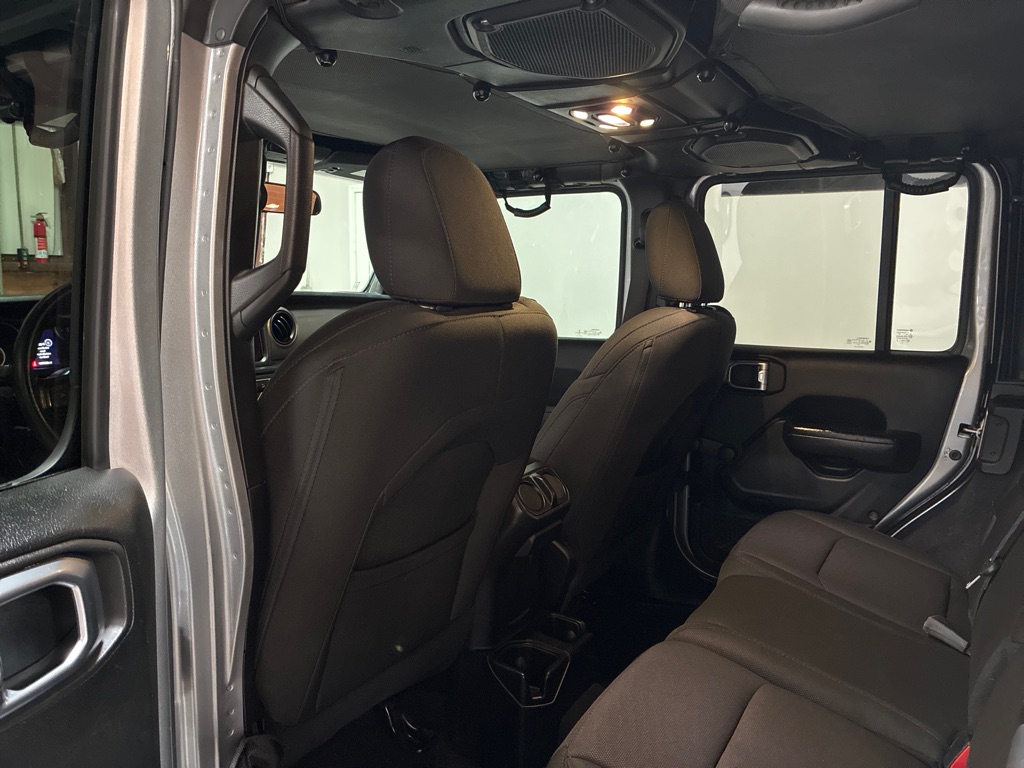 Photo 21 of this JEEP WRANGLER UNLIMI