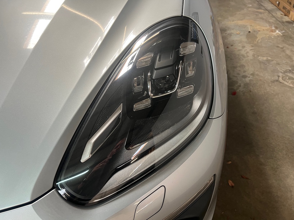 Photo 15 of this PORSCHE CAYENNE