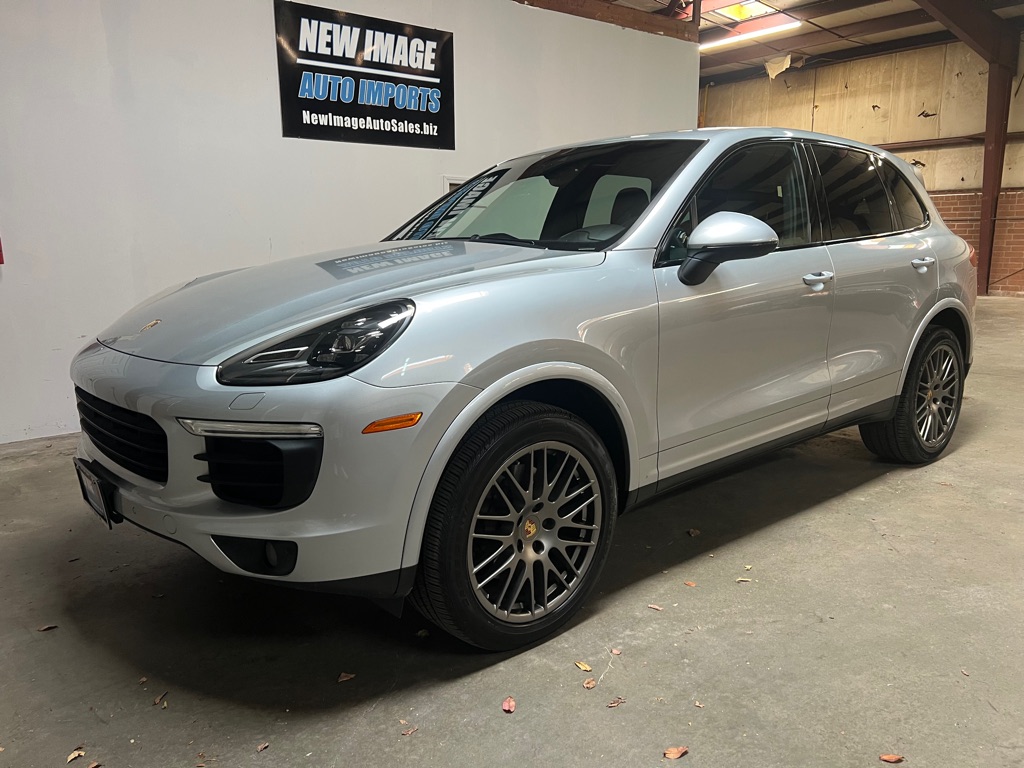 Photo 7 of this PORSCHE CAYENNE