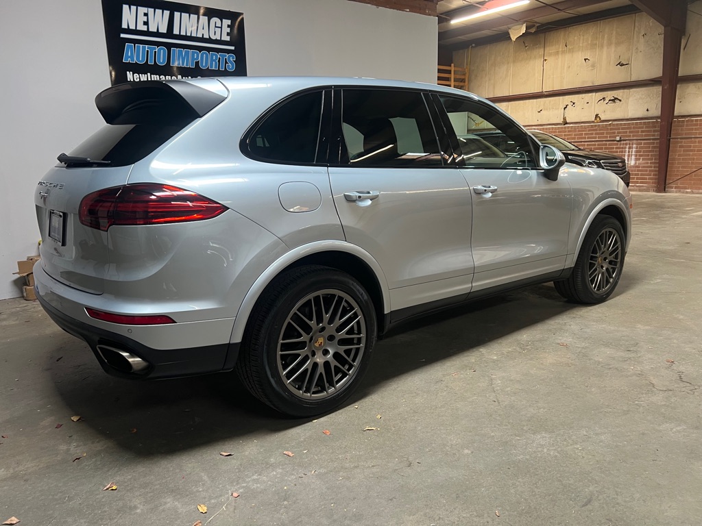 Photo 5 of this PORSCHE CAYENNE
