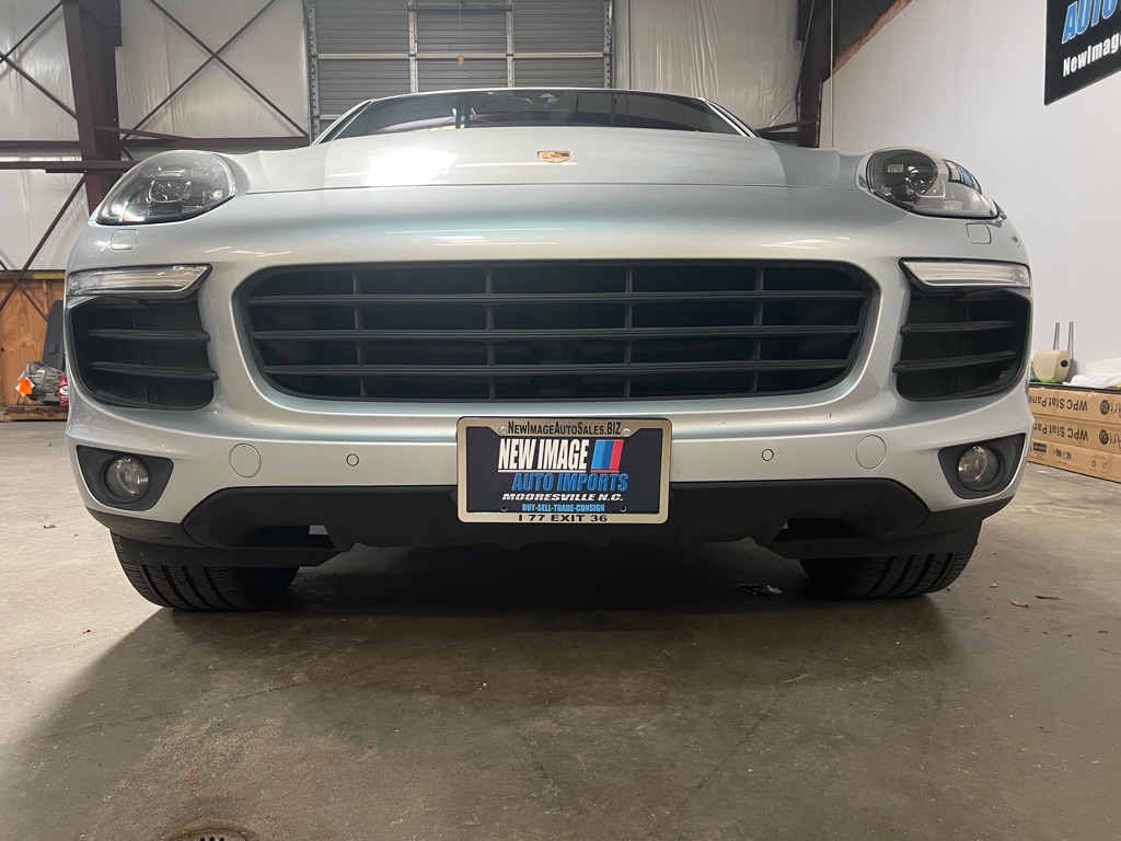 Photo 13 of this PORSCHE CAYENNE