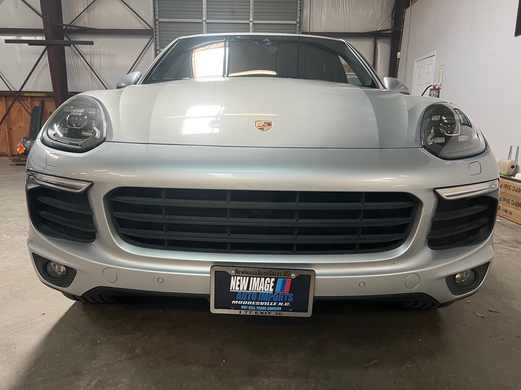 Photo 11 of this PORSCHE CAYENNE