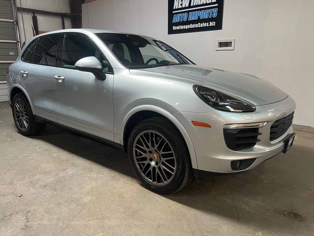 Photo 4 of this PORSCHE CAYENNE
