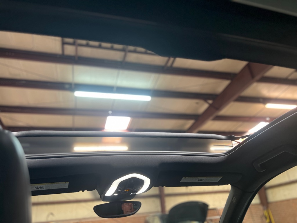 Photo 35 of this PORSCHE CAYENNE