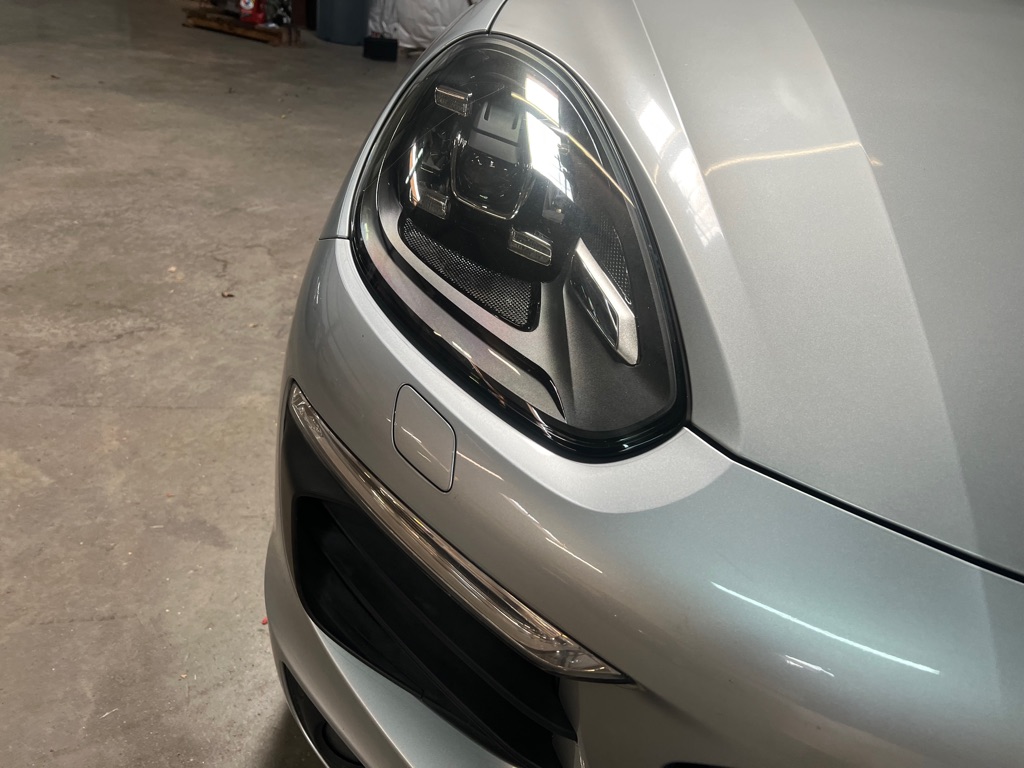Photo 14 of this PORSCHE CAYENNE