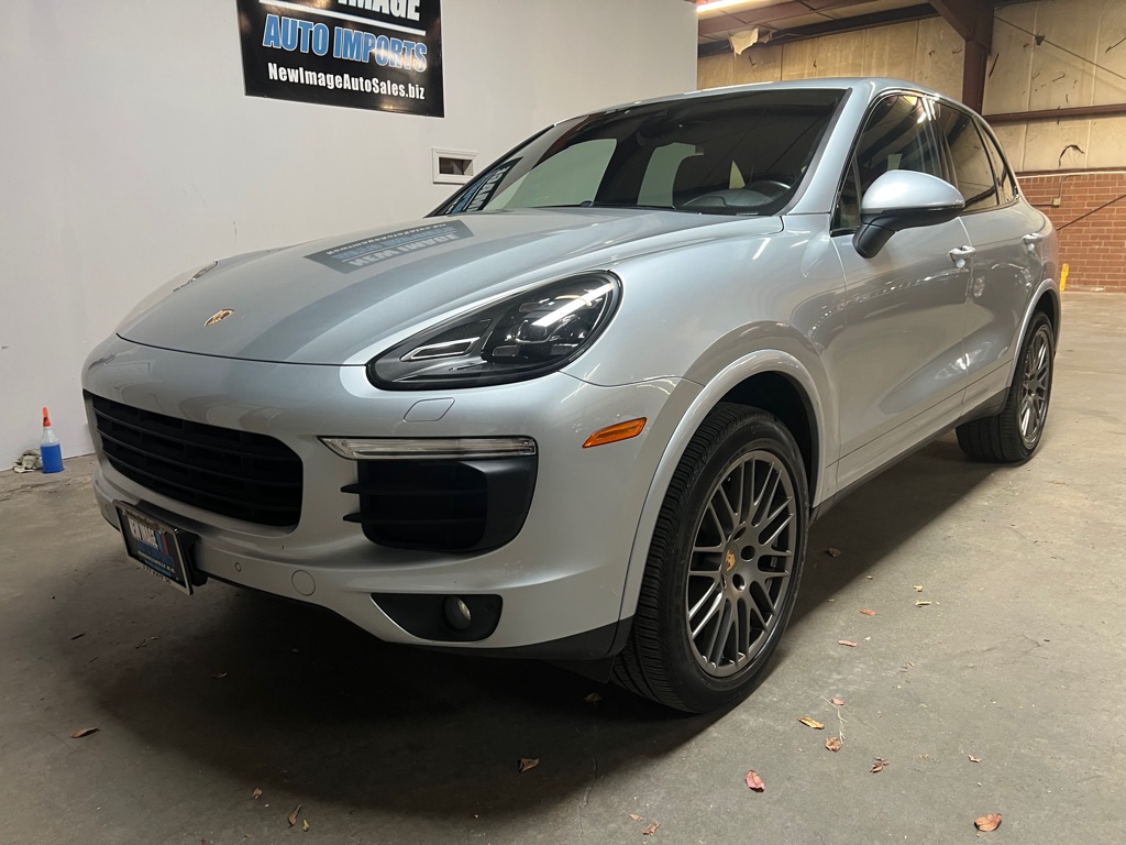 Photo 8 of this PORSCHE CAYENNE