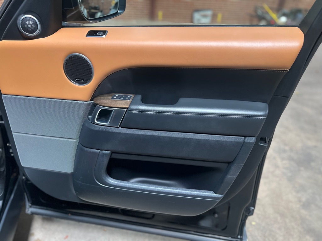 Photo 29 of this LAND ROVER RANGE ROVER SPO