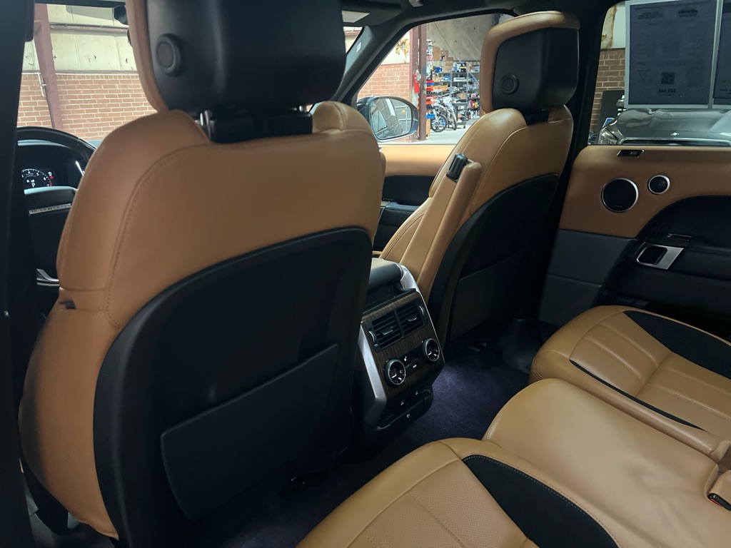 Photo 32 of this LAND ROVER RANGE ROVER SPO