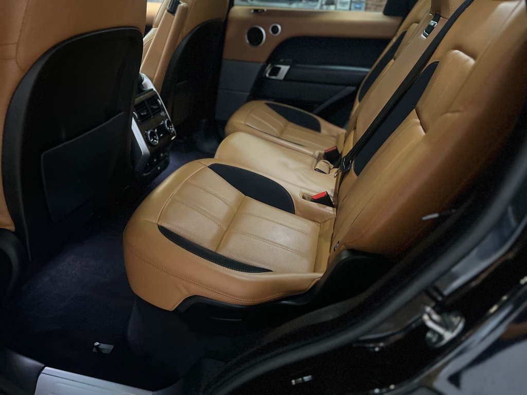 Photo 21 of this LAND ROVER RANGE ROVER SPO