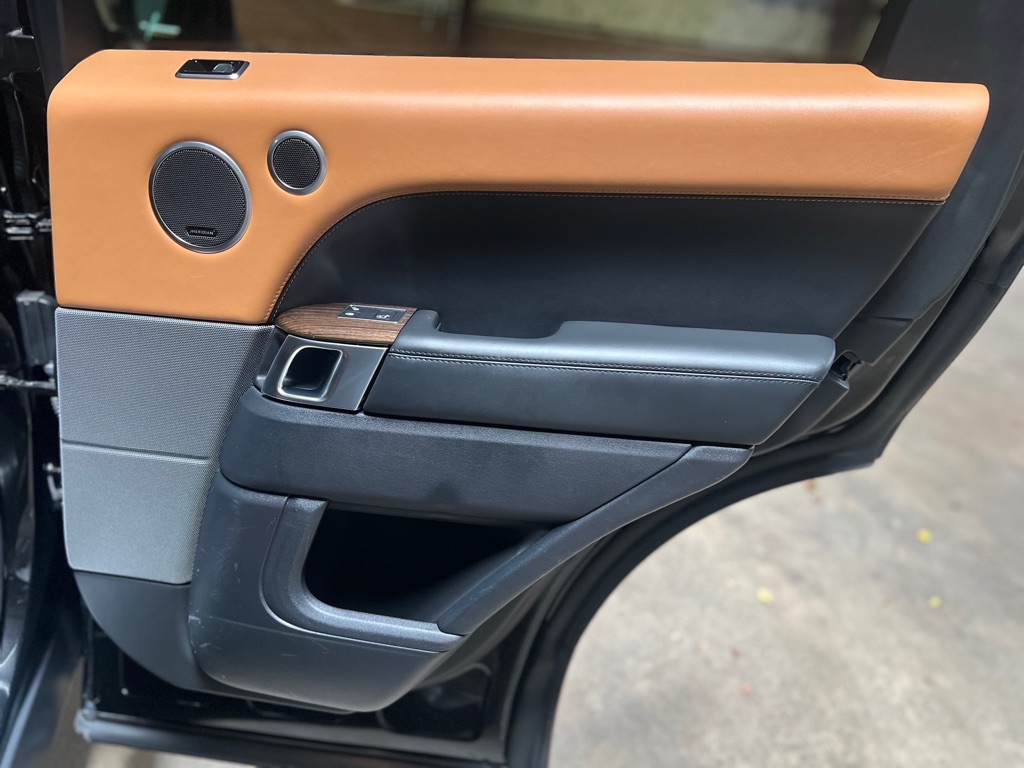 Photo 28 of this LAND ROVER RANGE ROVER SPO