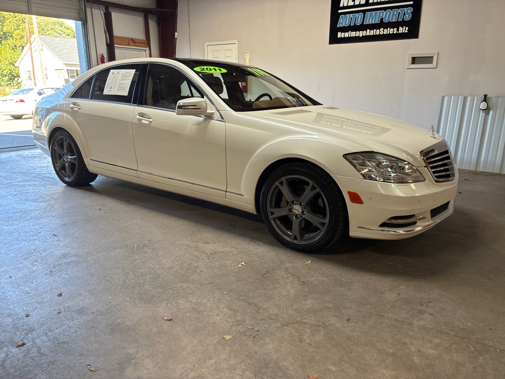 Photo 3 of this MERCEDES-BENZ S-CLASS