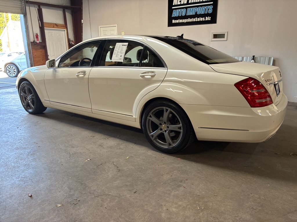 Photo 8 of this MERCEDES-BENZ S-CLASS
