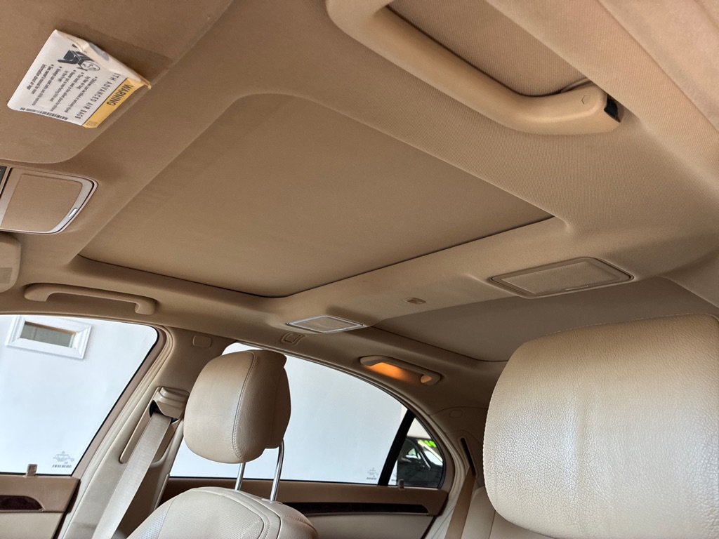 Photo 18 of this MERCEDES-BENZ S-CLASS