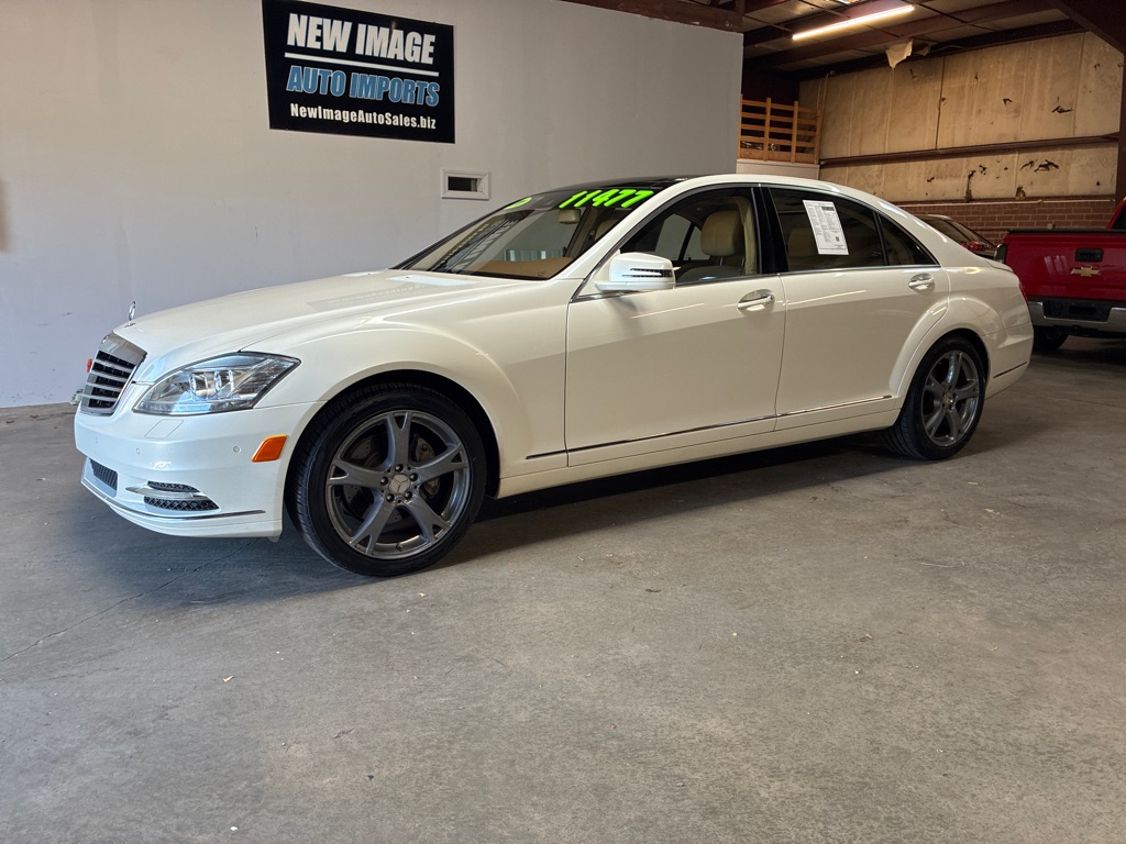 Photo 7 of this MERCEDES-BENZ S-CLASS