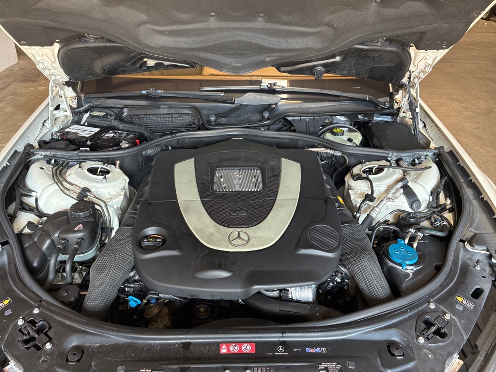 Photo 29 of this MERCEDES-BENZ S-CLASS