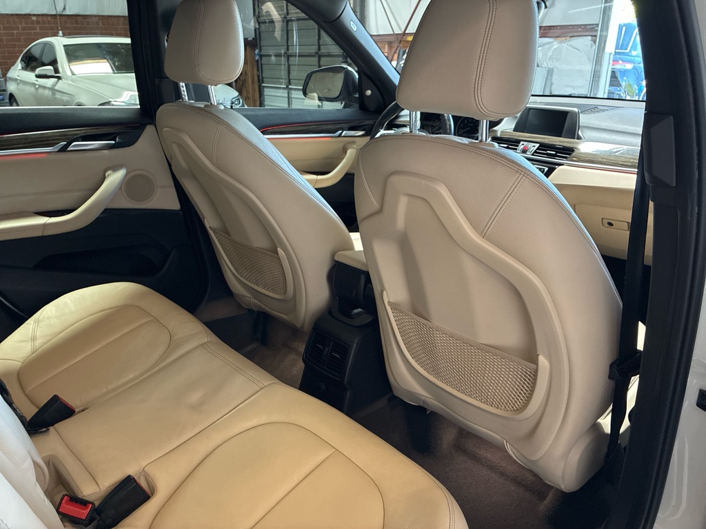 Photo 23 of this BMW X1