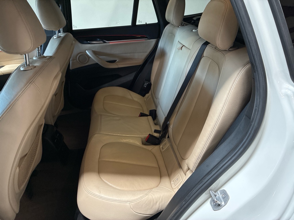 Photo 19 of this BMW X1
