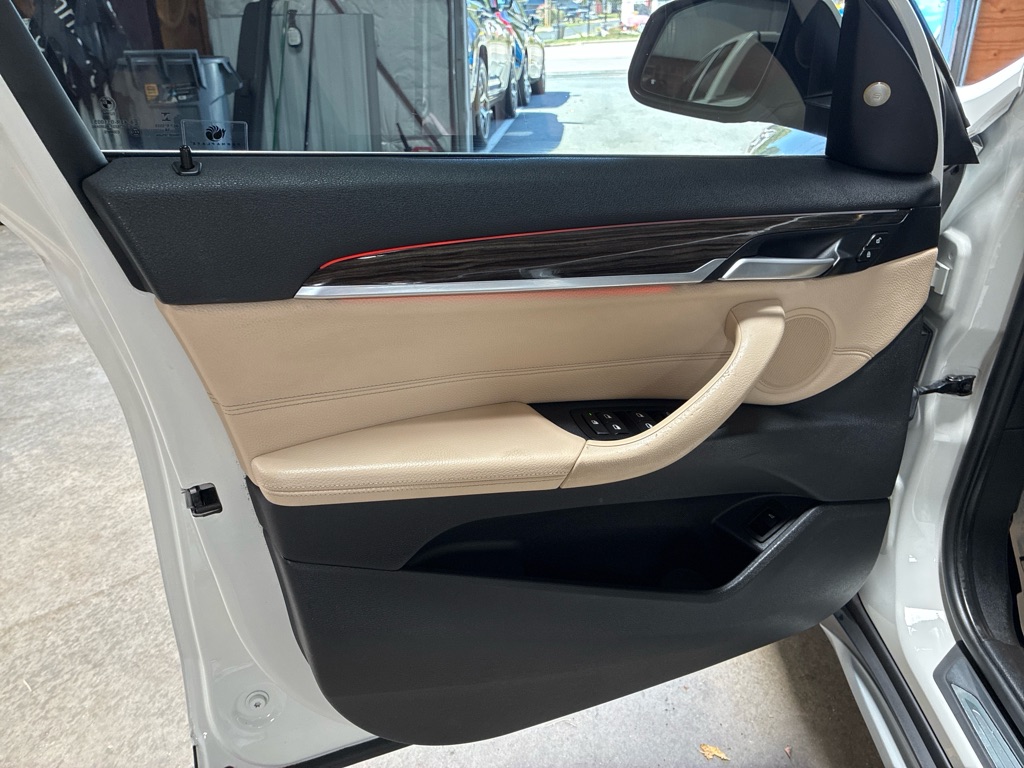 Photo 11 of this BMW X1