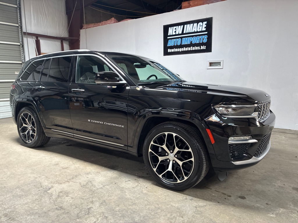 Photo 3 of this JEEP GRAND CHEROKEE