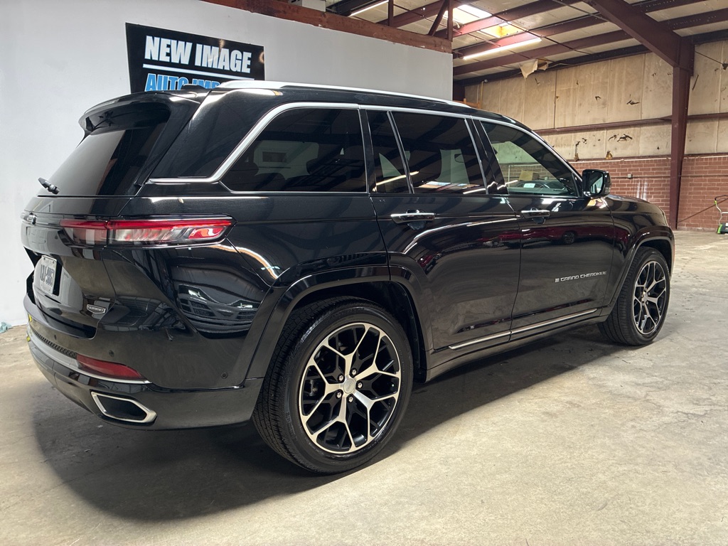Photo 4 of this JEEP GRAND CHEROKEE