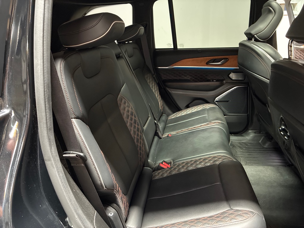 Photo 22 of this JEEP GRAND CHEROKEE