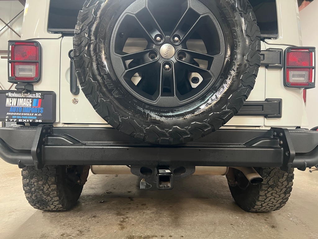 Photo 10 of this JEEP WRANGLER