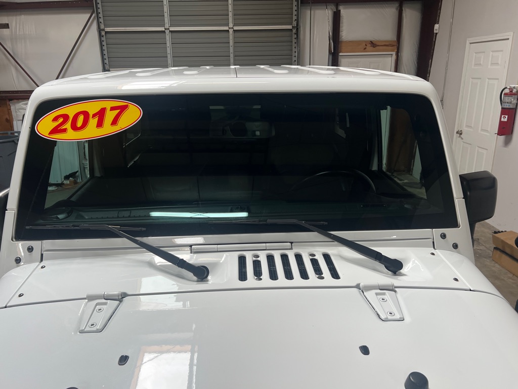 Photo 15 of this JEEP WRANGLER