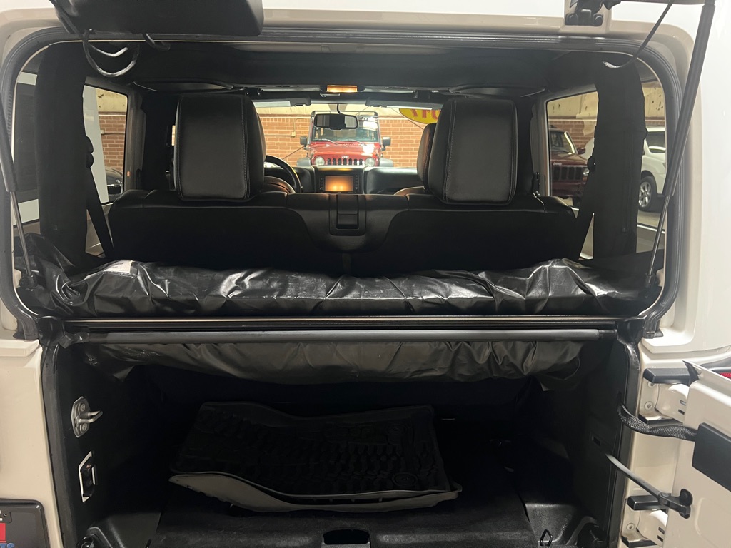 Photo 29 of this JEEP WRANGLER