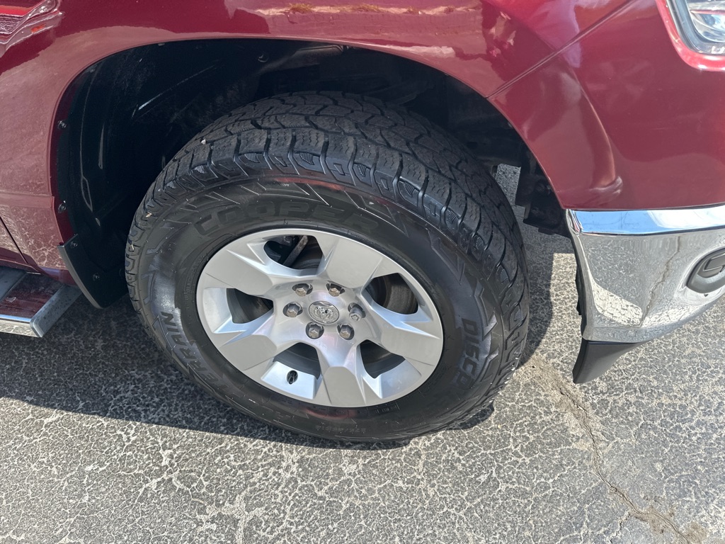 View vehicle photo 7