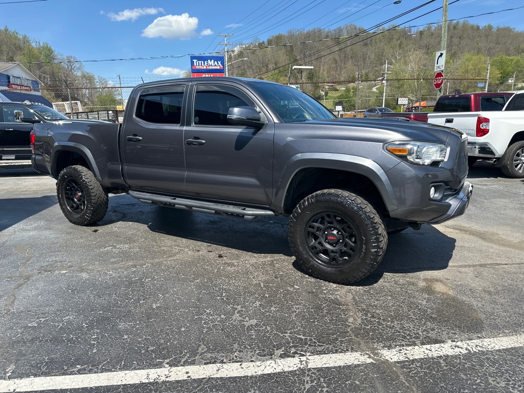 View vehicle photo 5