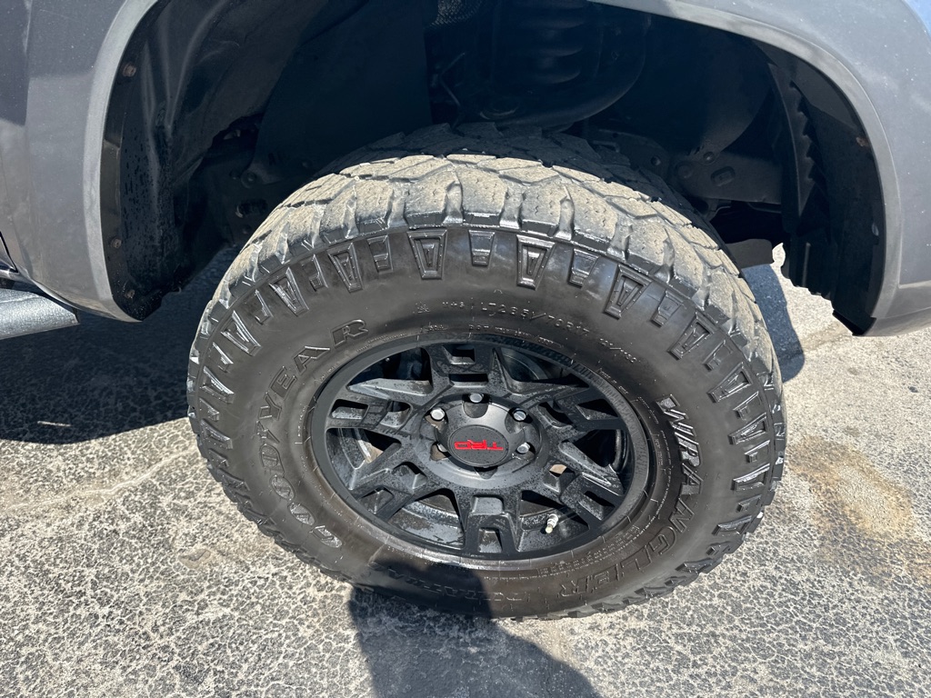 View vehicle photo 7